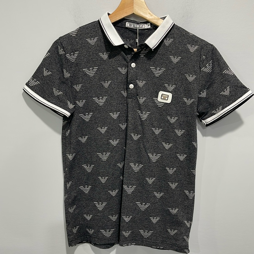 Boy’s size medium all over print polo shirt gray white NEW